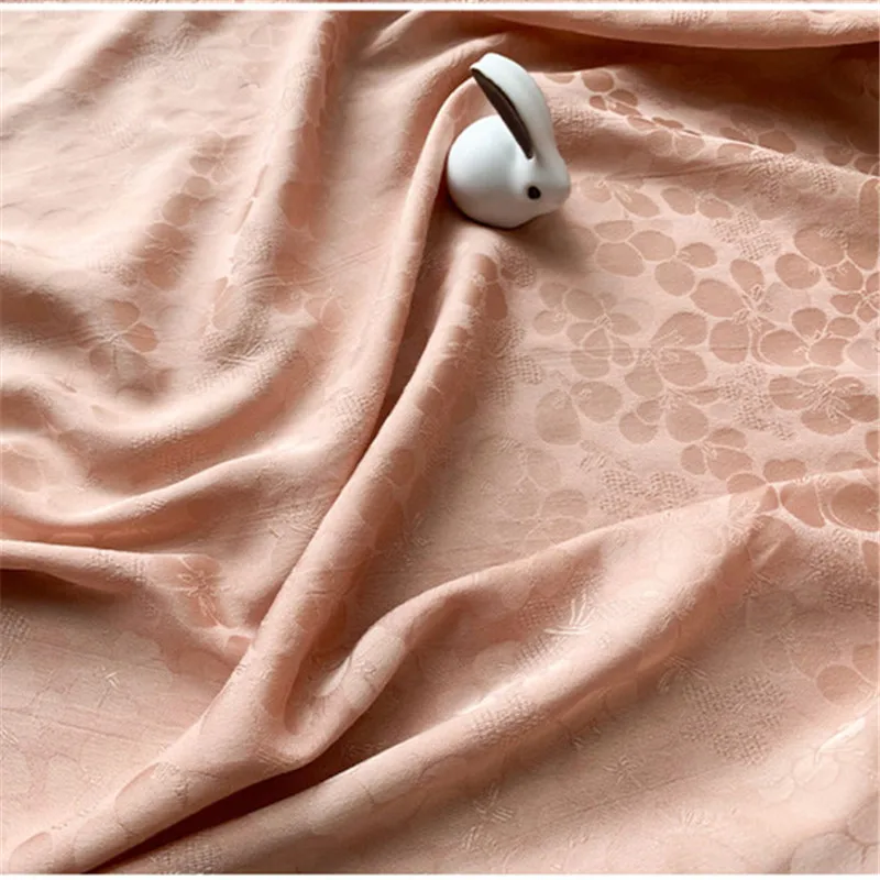 På tilbud! Cf971 mønstret silkeagtig stof/kinesisk stil clothings stof,polyester vævet farvet stof at sy materialer < Tøj Sy & Stof \ Trekloeveret.dk