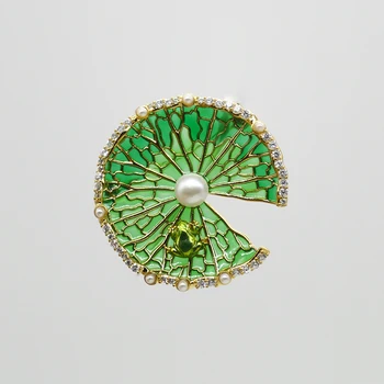 Vanssey Luksus Mode Smykker Blomst Lotus Blad Emalje Naturlige Perle Broche Pin Bryllup Fest Tilbehør til Kvinder 2020 Ny